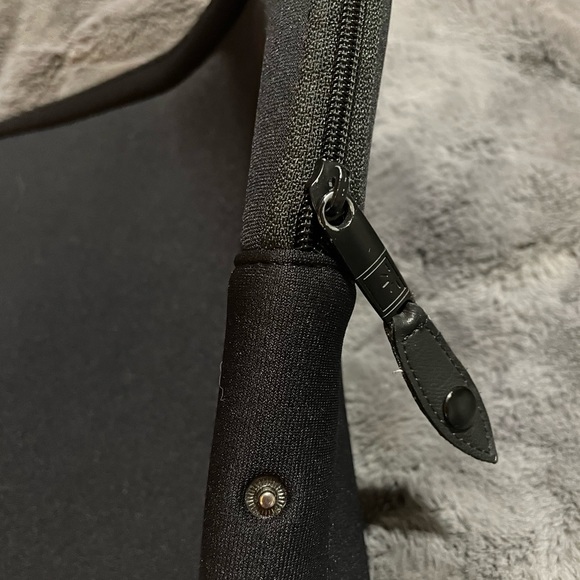 Case Logic Laptop Sleeve, Black Neoprene - Picture 4 of 7